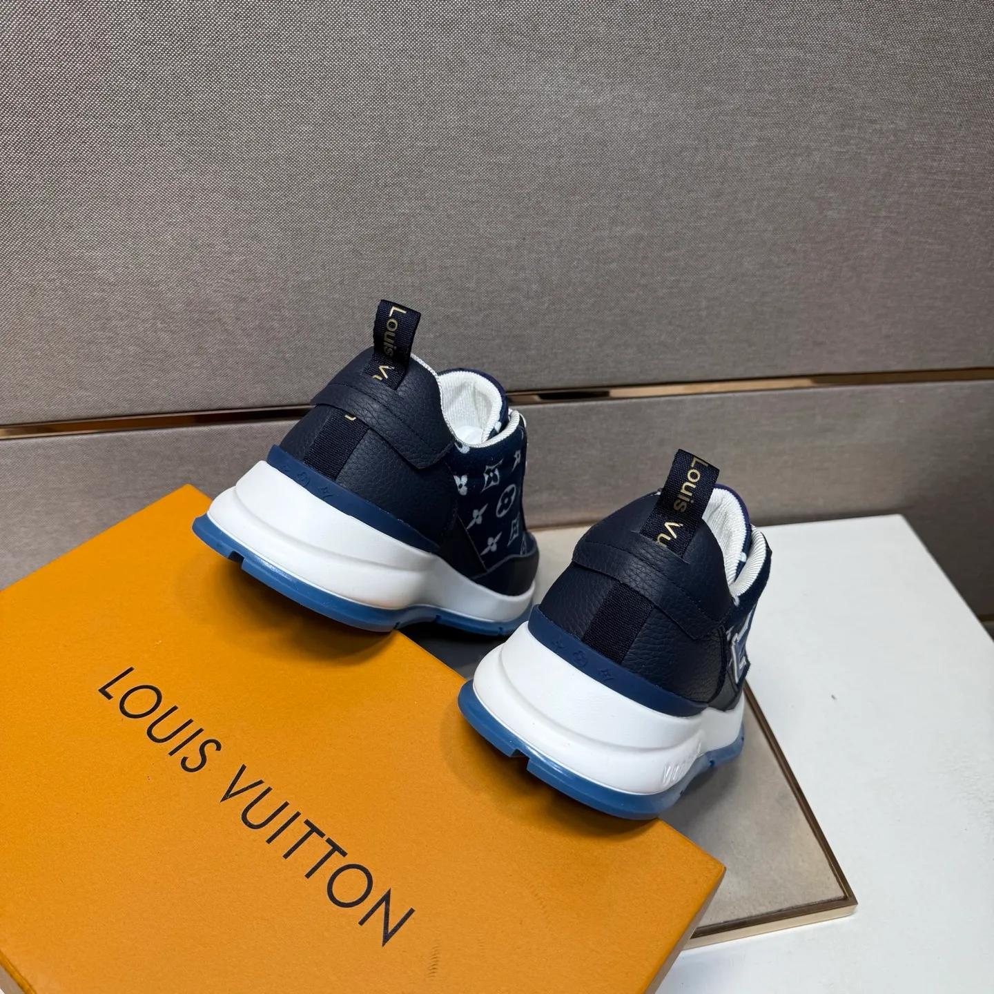 ⬛️Men's shoes 💰p442【LV～】Men's casual shoes 2025z cabinet sales simultaneously 🔶Size: 38-44#️⃣ 🔷3 colors🔜The upper is made of multi-material splicing➕Mesh lining, comfortable and breathable, sole: original comfortable and wear-resistant outsole, ⚠️real thing📱photographed🎬real thing is better📢📢📢